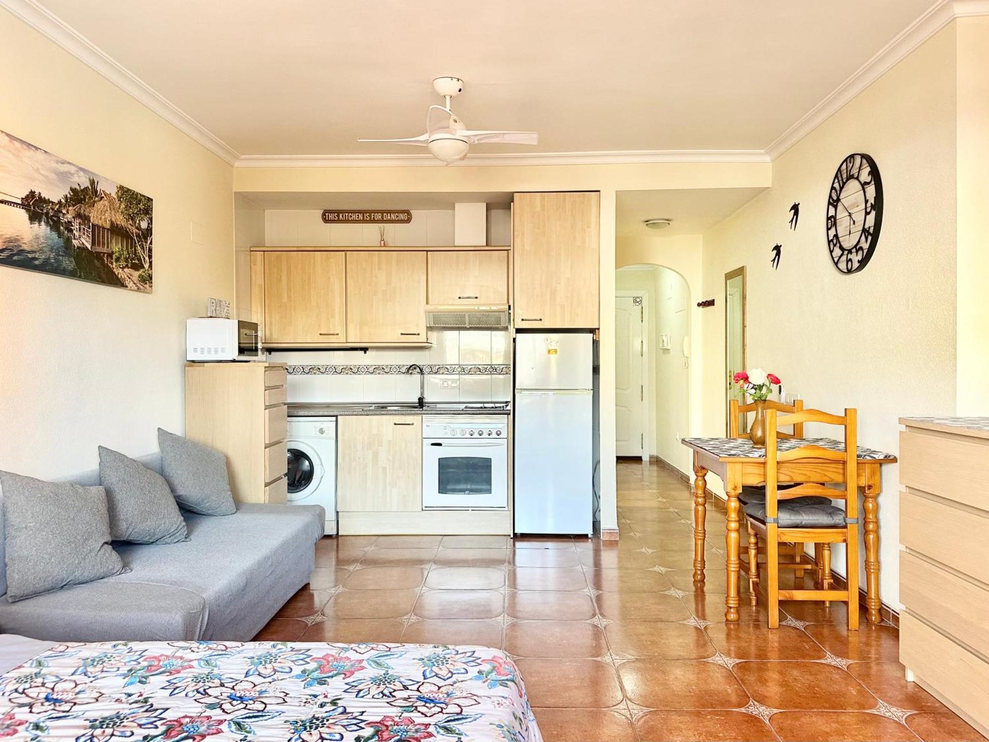 Costa Del Sol Seaside Studio - 5 Mins From Beach ฟูเอนฮิโรลา ภายนอก รูปภาพ