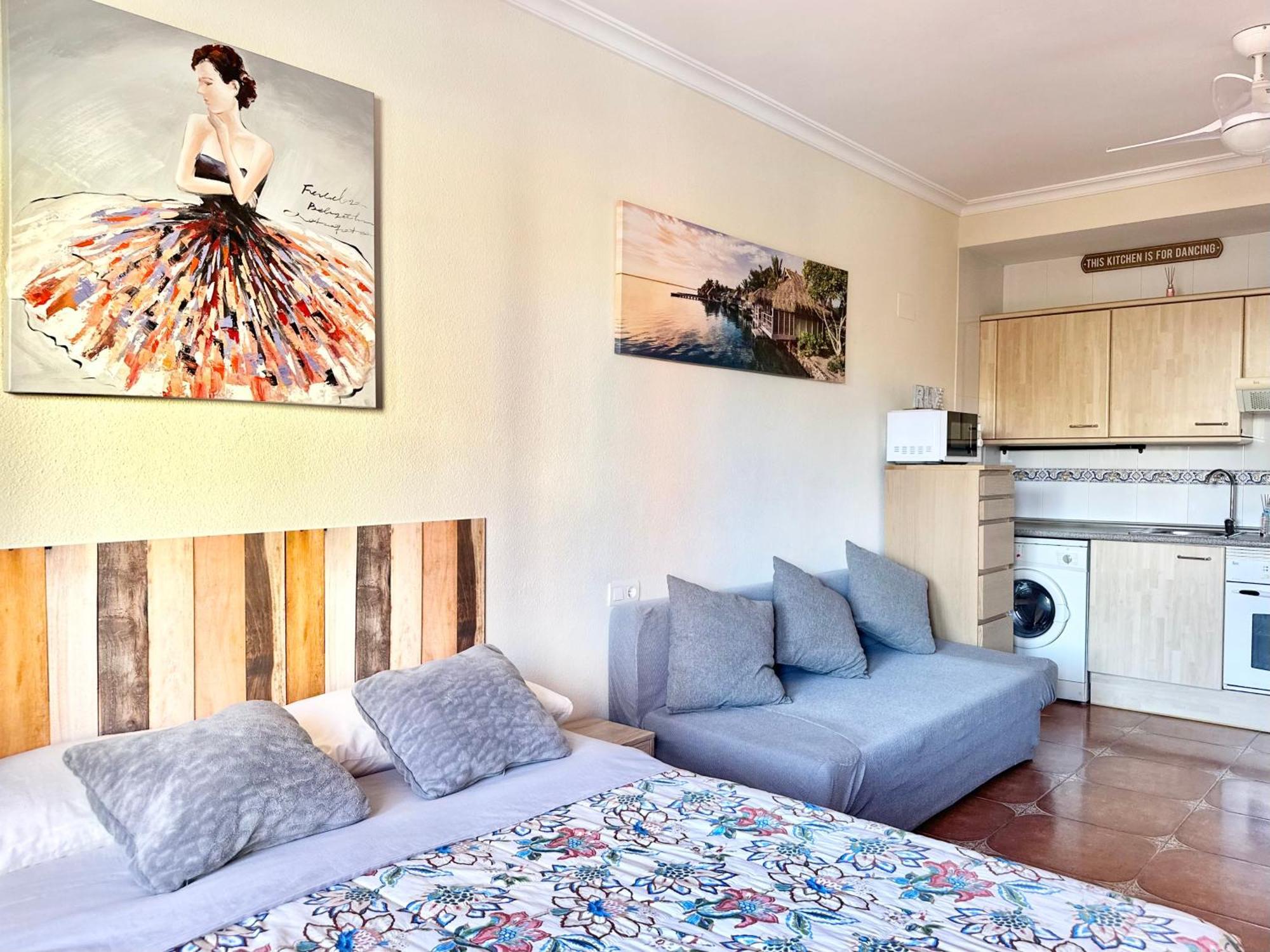 Costa Del Sol Seaside Studio - 5 Mins From Beach ฟูเอนฮิโรลา ภายนอก รูปภาพ